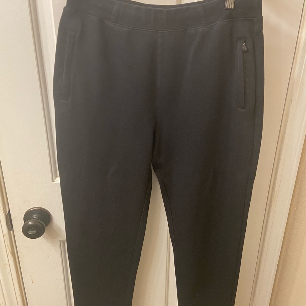 Roots Men’s Black Sweatpants Size Medium